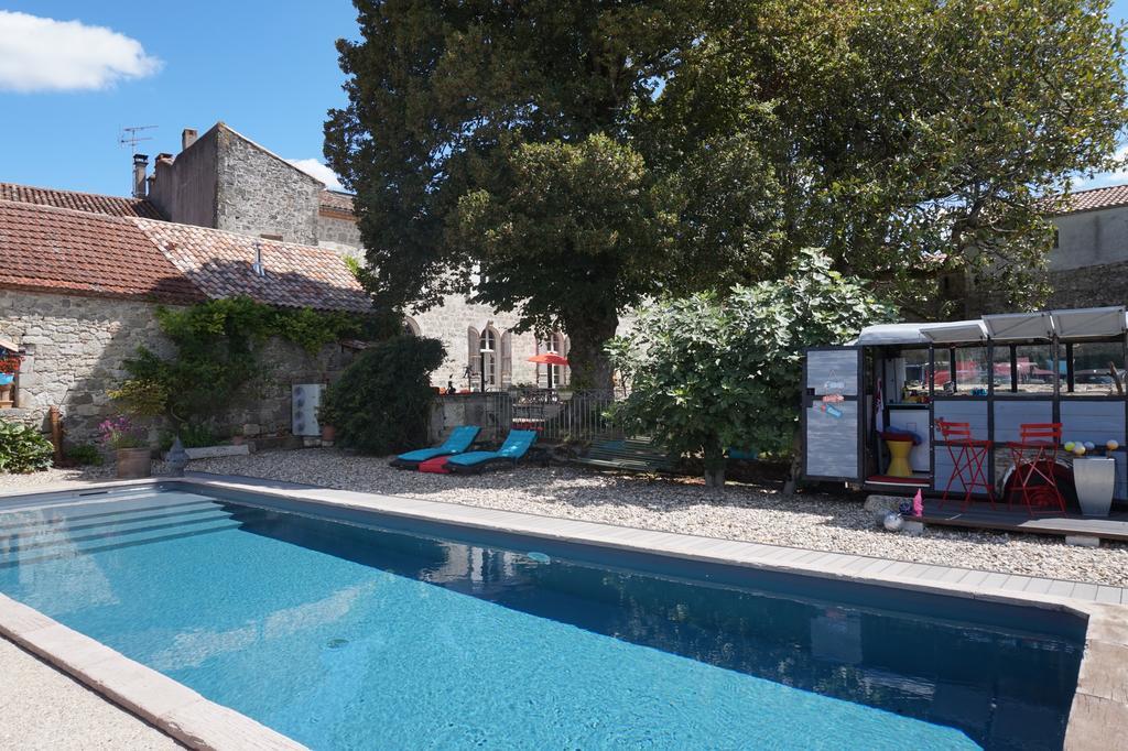 Au Bonheur D'Alphonse Bed & Breakfast Lusignan-Petit Bagian luar foto