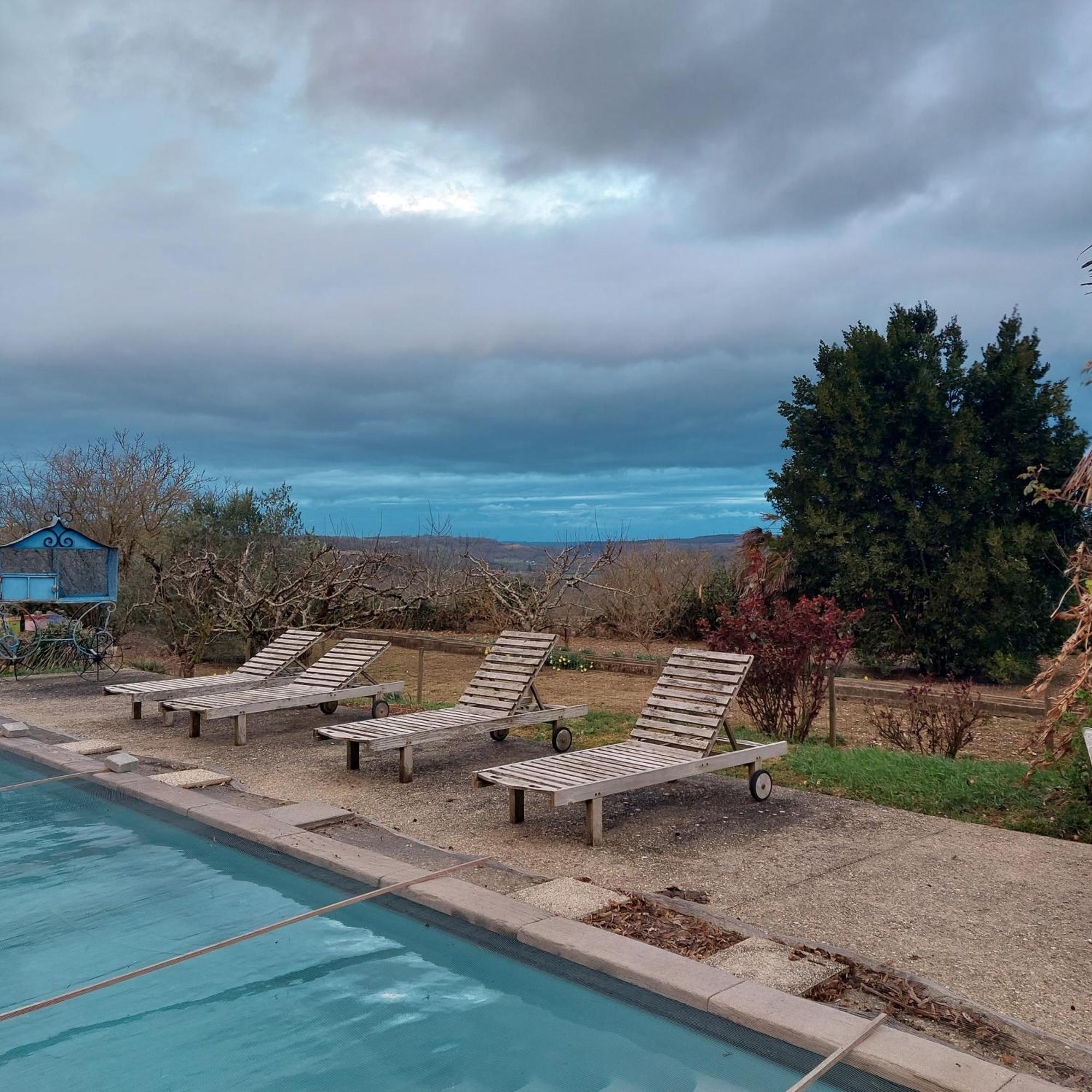 Au Bonheur D'Alphonse Bed & Breakfast Lusignan-Petit Bagian luar foto
