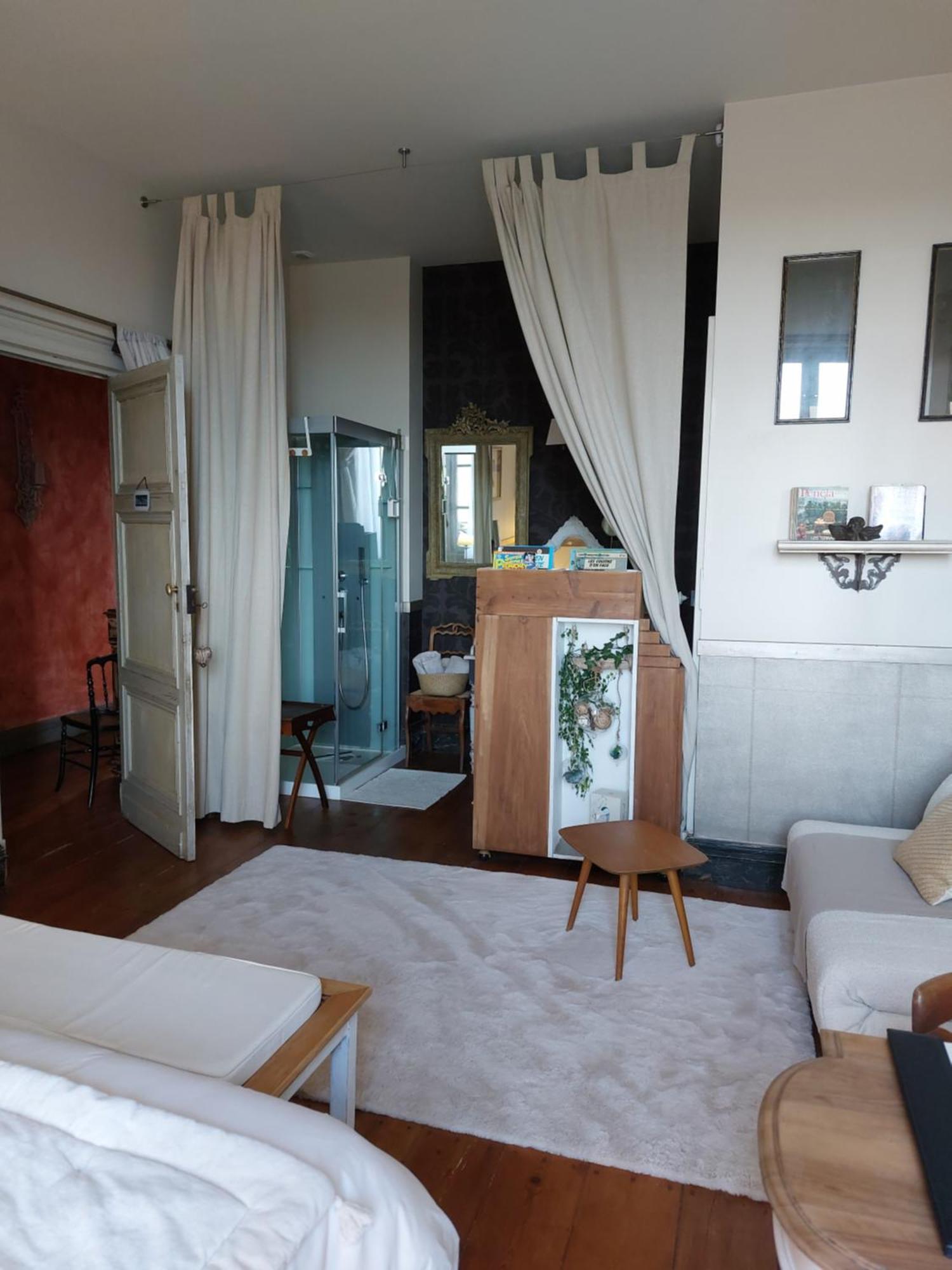 Au Bonheur D'Alphonse Bed & Breakfast Lusignan-Petit Bagian luar foto